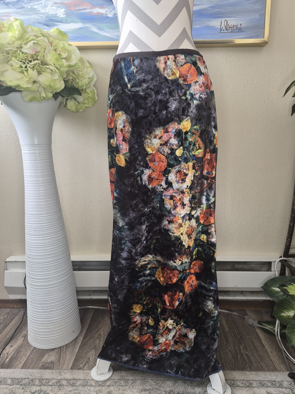 Women's Black Floral Velvet Maxi Skirt